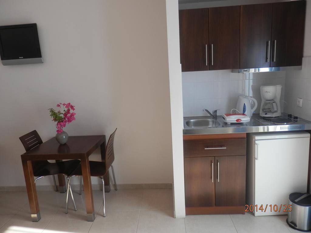 Glaros Hotel Apartment Agia Galini Quarto foto